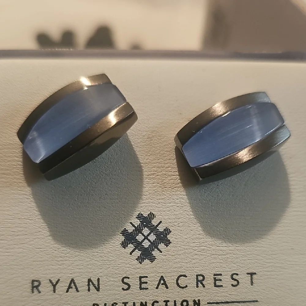 Ryan Seacrest NWT Distinction Blue Cufflinks